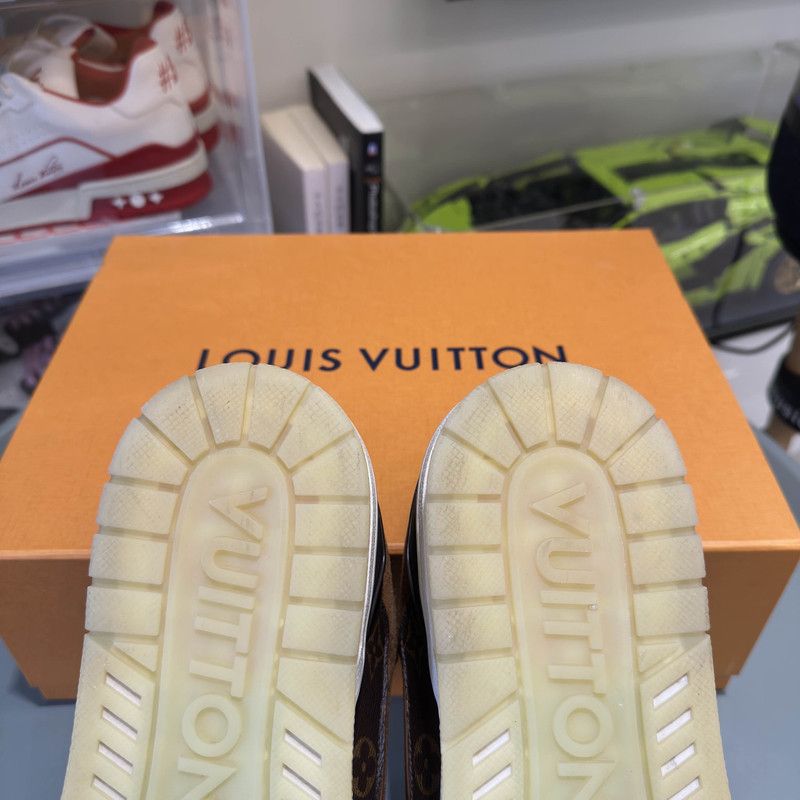 Louis Vuitton Louis Vuitton Stylish Casual Trainer Sneakers 0089 Size US 9.5 / EU 42-43 - 7 Thumbnail