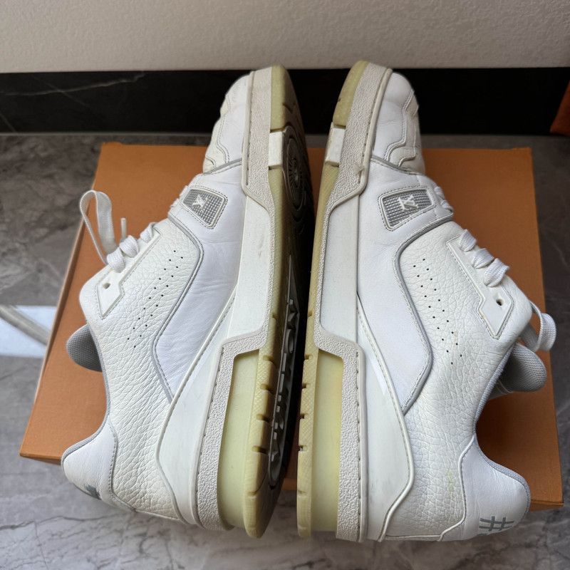 Louis Vuitton White Low-Top Trainer Sneakers 0089