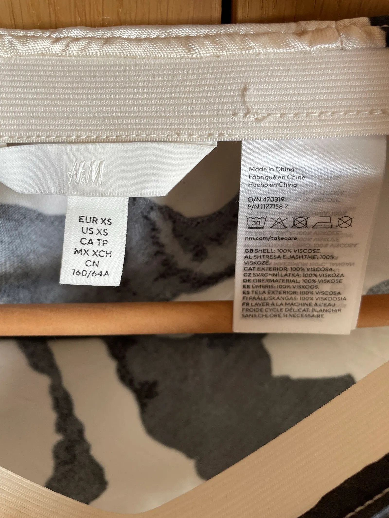 H&M H&M Skirt Size 25" / US 0 / IT 36 - 2 Thumbnail