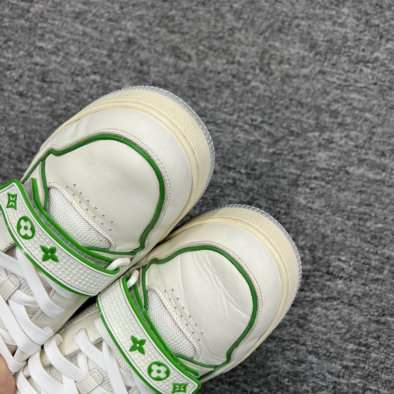 Louis Vuitton Louis Vuitton Classic Pattern Vintage Sneakers 0089 Size US 9.5 / EU 42-43 - 8 Thumbnail