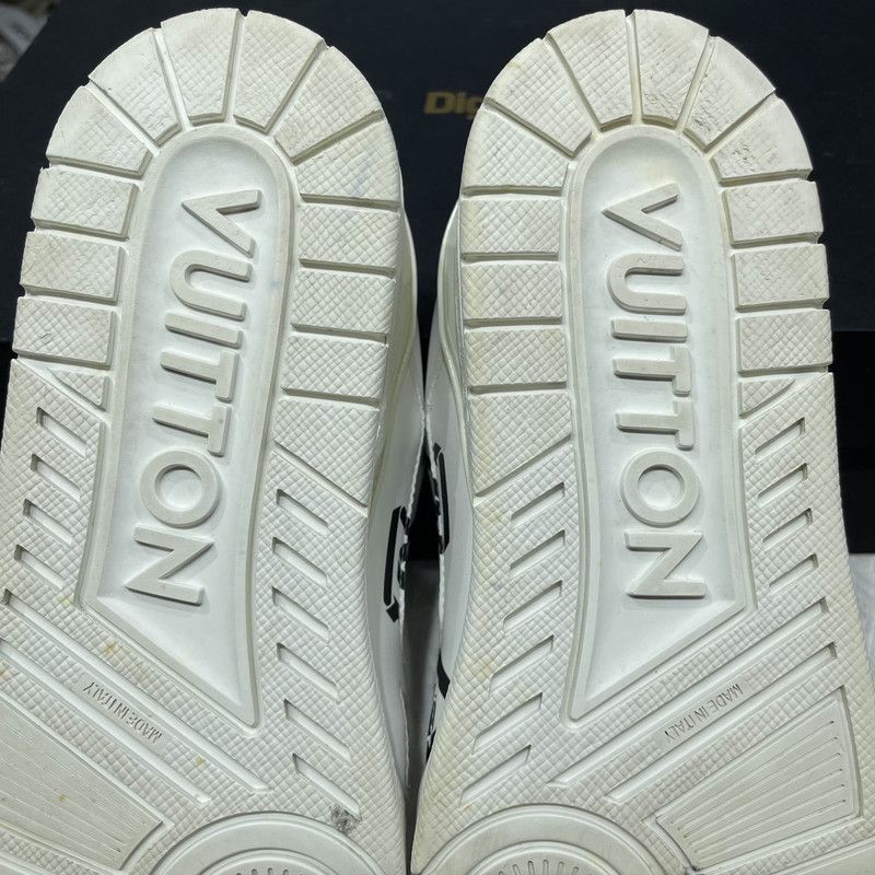 Louis Vuitton Louis Vuitton Low-Top Fashion Sneakers for Men 0089 Size US 8.5 / EU 41-42 - 11 Thumbnail