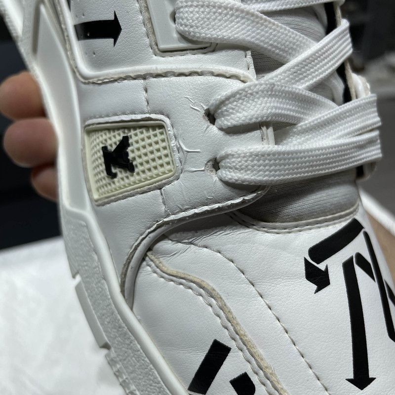 Louis Vuitton Louis Vuitton Low-Top Fashion Sneakers for Men 0089 Size US 8.5 / EU 41-42 - 12 Thumbnail