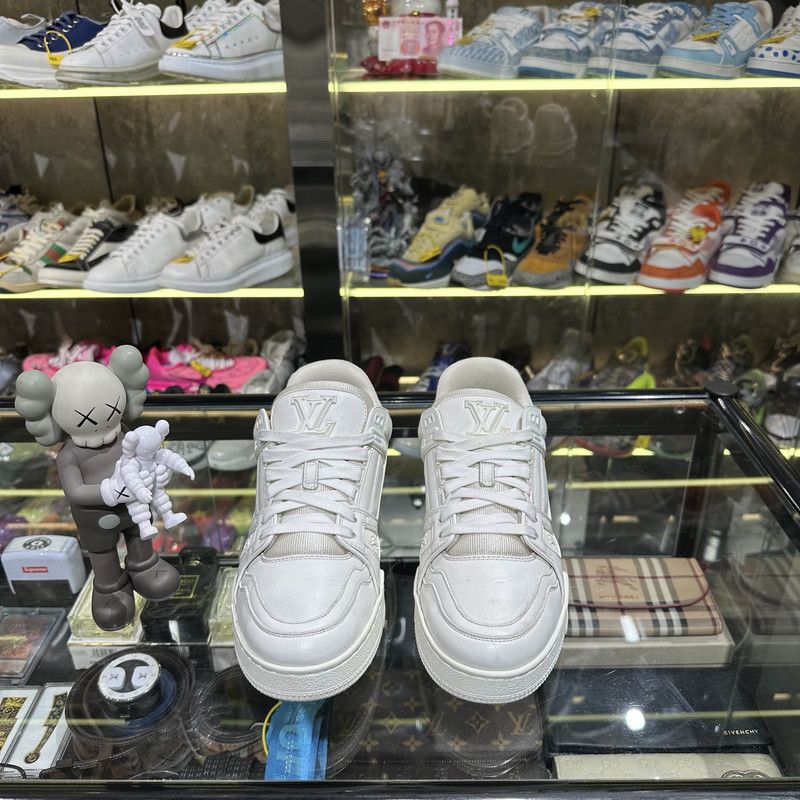 Louis Vuitton Louis Vuitton White Trainer Sneakers 0089 Size US 8.5 / EU 41-42 - 2 Thumbnail