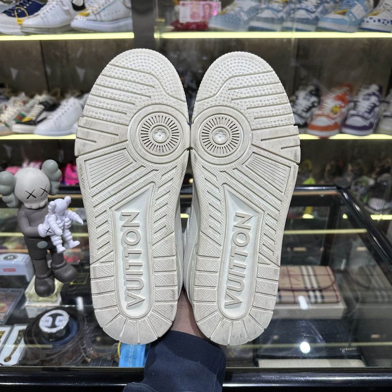 Louis Vuitton Louis Vuitton White Trainer Sneakers 0089 Size US 8.5 / EU 41-42 - 4 Thumbnail