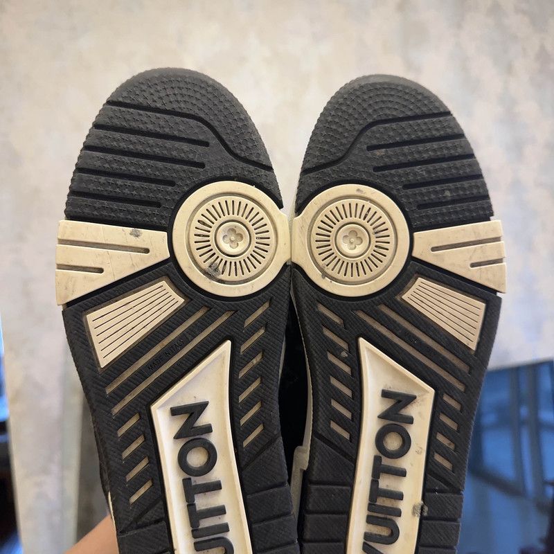 Louis Vuitton Louis Vuitton Trainer Panda Low-Top Sneakers 0089 Size US 8.5 / EU 41-42 - 12 Thumbnail