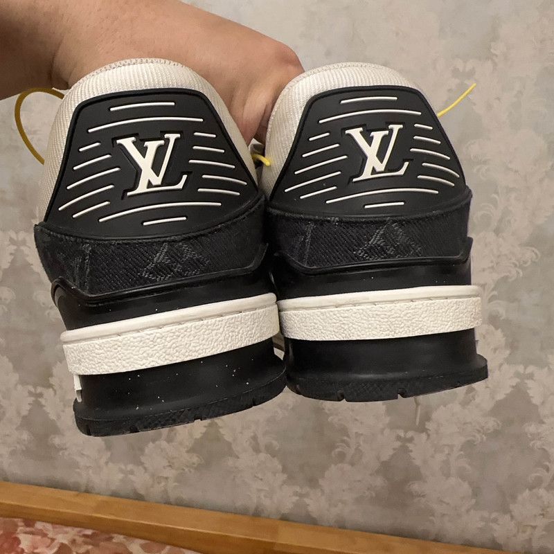 Louis Vuitton Louis Vuitton Trainer Panda Low-Top Sneakers 0089 Size US 8.5 / EU 41-42 - 14 Thumbnail