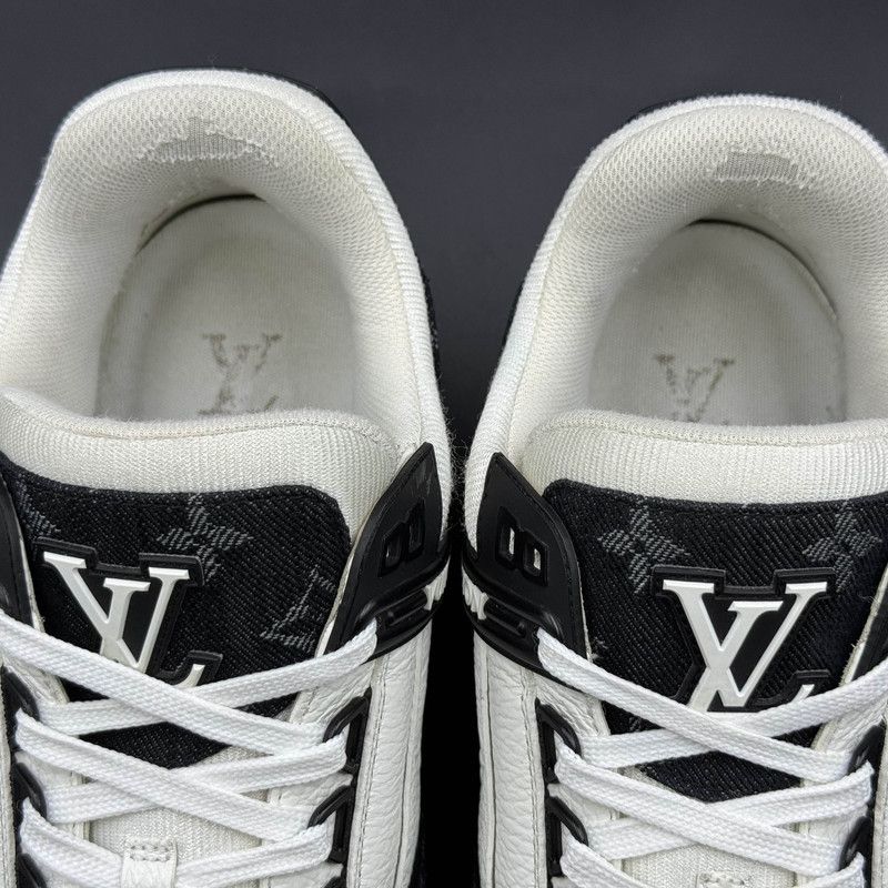 Louis Vuitton Louis Vuitton Panda Print Low-Top Sneakers 0089 Size US 9.5 / EU 42-43 - 9 Thumbnail