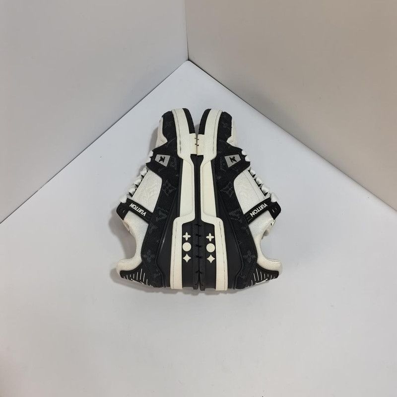 Louis Vuitton Louis Vuitton Panda Pattern Low-Top Sneakers 0089 Size US 7.5 / EU 40-41 - 5 Thumbnail