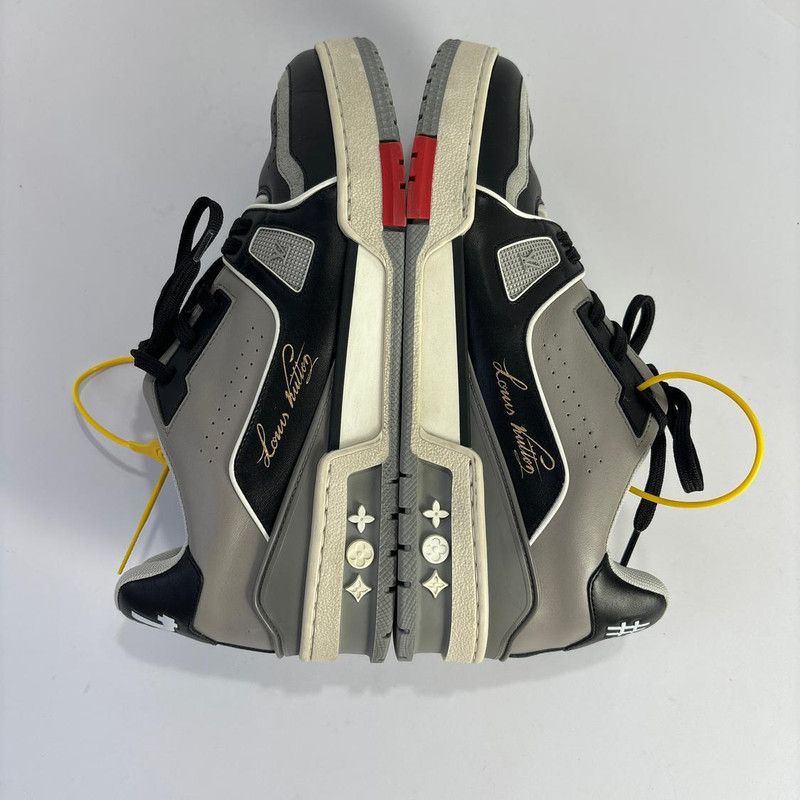 Louis Vuitton Louis Vuitton Black and Gray Trainer Sneakers 0089 Size US 8 / EU 41 - 7 Thumbnail