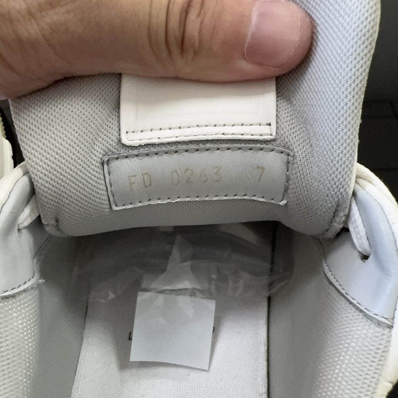 Louis Vuitton Louis Vuitton White Cement Low-Top Trainer Sneakers 0089 Size US 8 / EU 41 - 5 Thumbnail