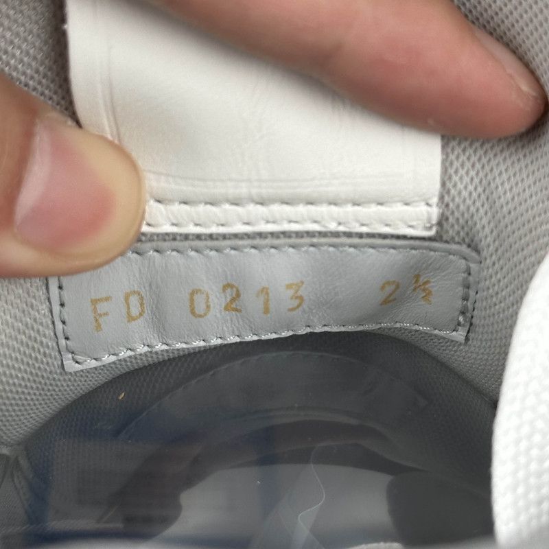 Louis Vuitton Louis Vuitton Trainer Low Top Sneakers 0089 Size US 6.5 / EU 39-40 - 5 Thumbnail