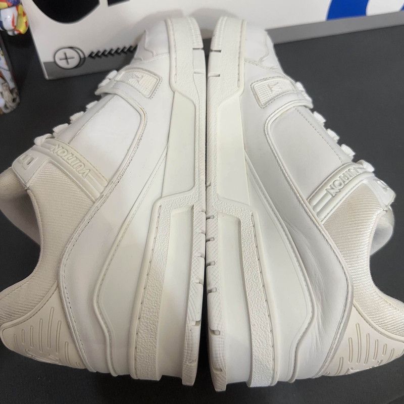 Louis Vuitton Louis Vuitton White Trainer Sneakers 0089 Size US 9.5 / EU 42-43 - 7 Thumbnail