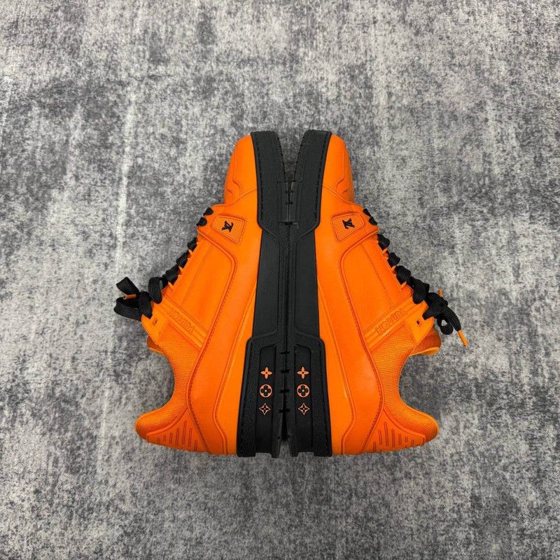Louis Vuitton Louis Vuitton Trainer Low Top Casual Sneakers 0089 Size US 9.5 / EU 42-43 - 7 Thumbnail