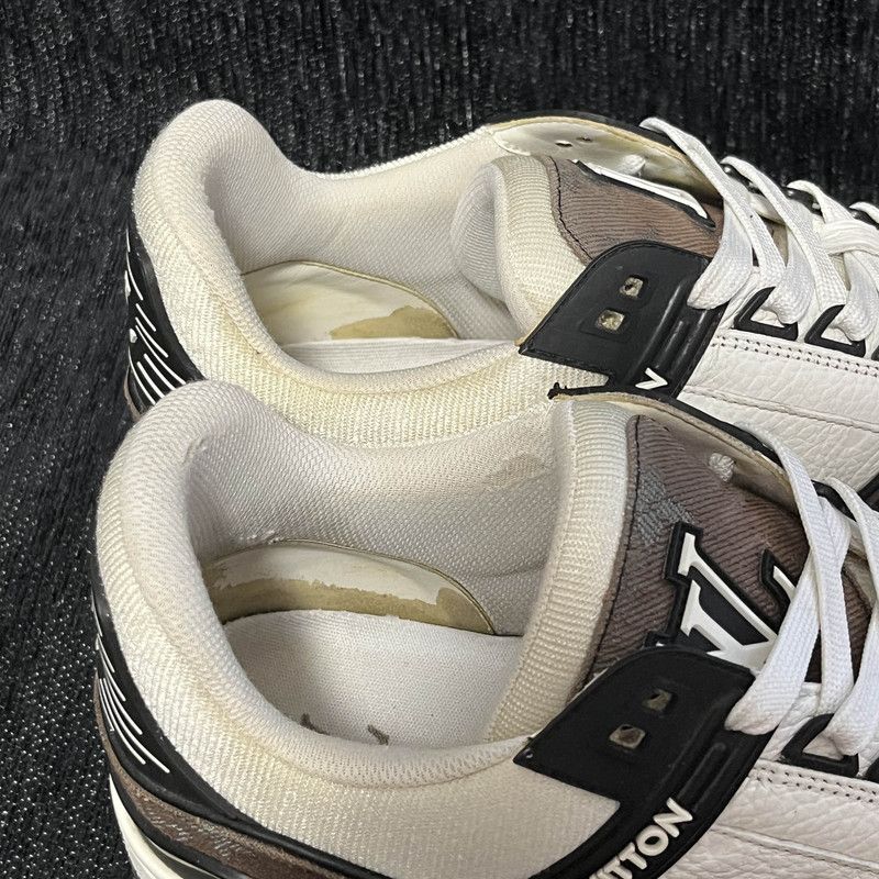 Louis Vuitton Louis Vuitton Trainer Panda Print Low-Top Sneakers 0089 Size US 9.5 / EU 42-43 - 9 Thumbnail