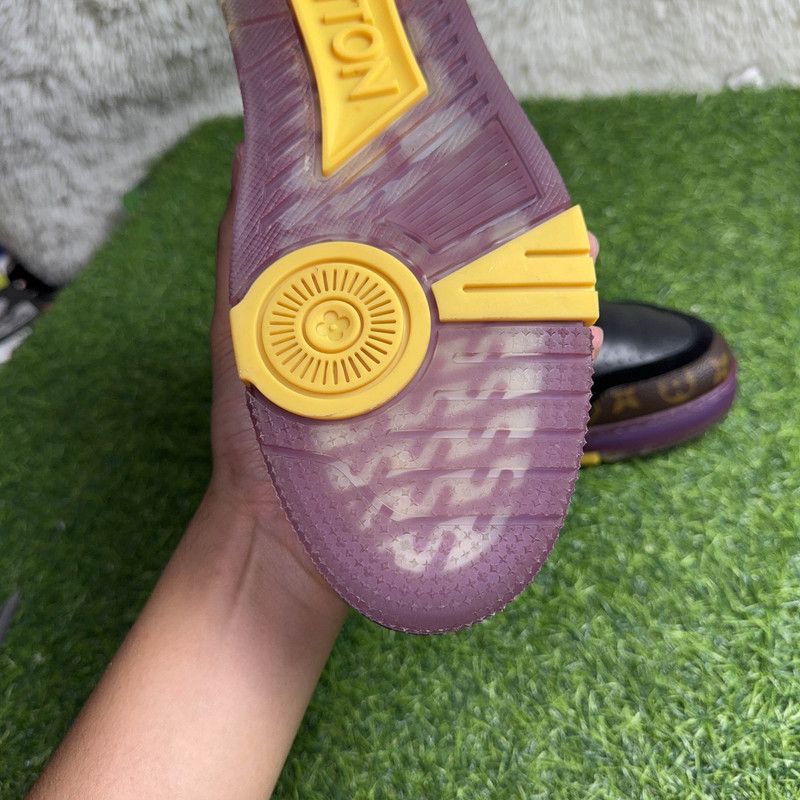 Louis Vuitton Louis Vuitton Trainer Casual Sneakers in Purple and Black 0089 Size US 8 / EU 41 - 12 Thumbnail