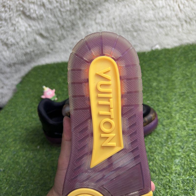 Louis Vuitton Louis Vuitton Trainer Casual Sneakers in Purple and Black 0089 Size US 8 / EU 41 - 11 Thumbnail