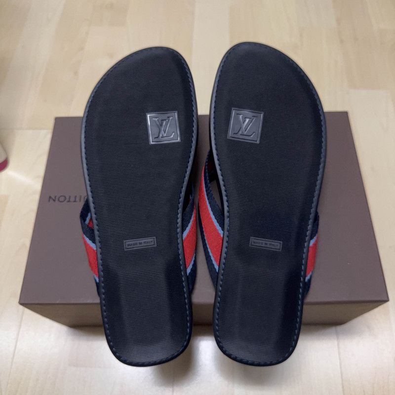 Louis Vuitton Louis Vuitton Logo Flip Flops in Black and Red 0089 Size US 9.5 / EU 42-43 - 4 Thumbnail