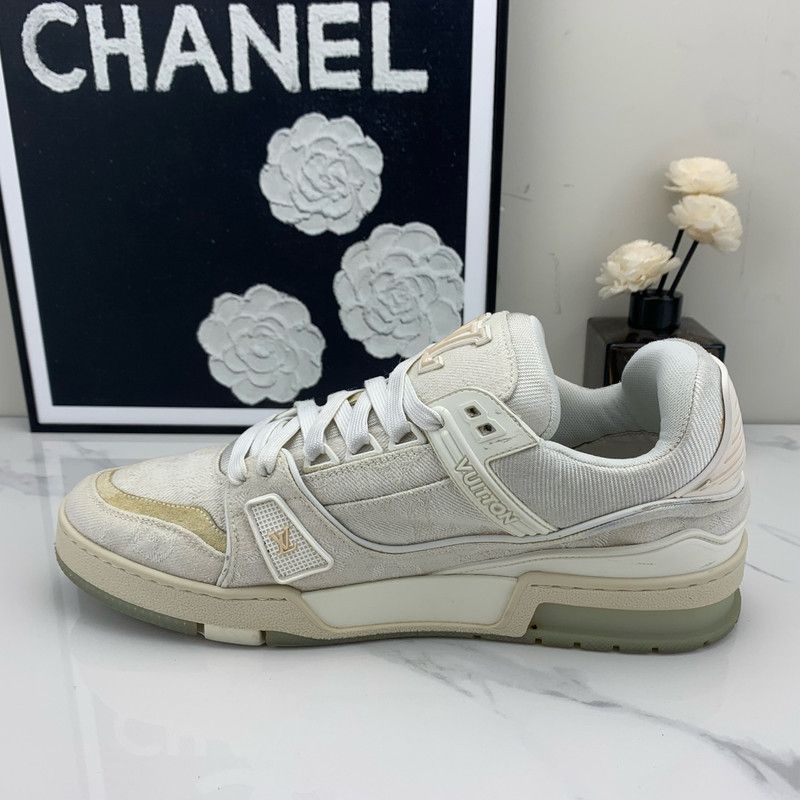 Louis Vuitton Louis Vuitton Classic Trainer Sneakers in White 0089 Size US 8 / EU 41 - 9 Thumbnail