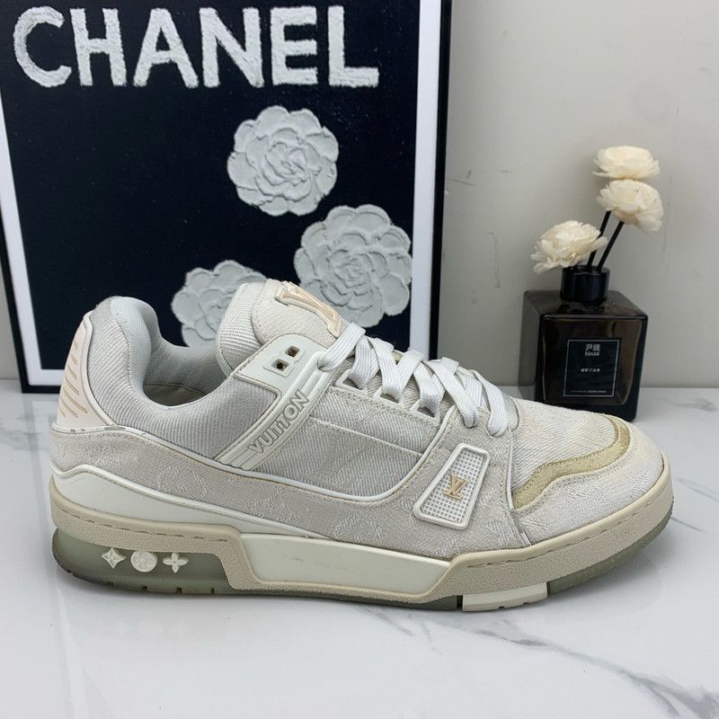 Louis Vuitton Louis Vuitton Classic Trainer Sneakers in White 0089 Size US 8 / EU 41 - 8 Thumbnail