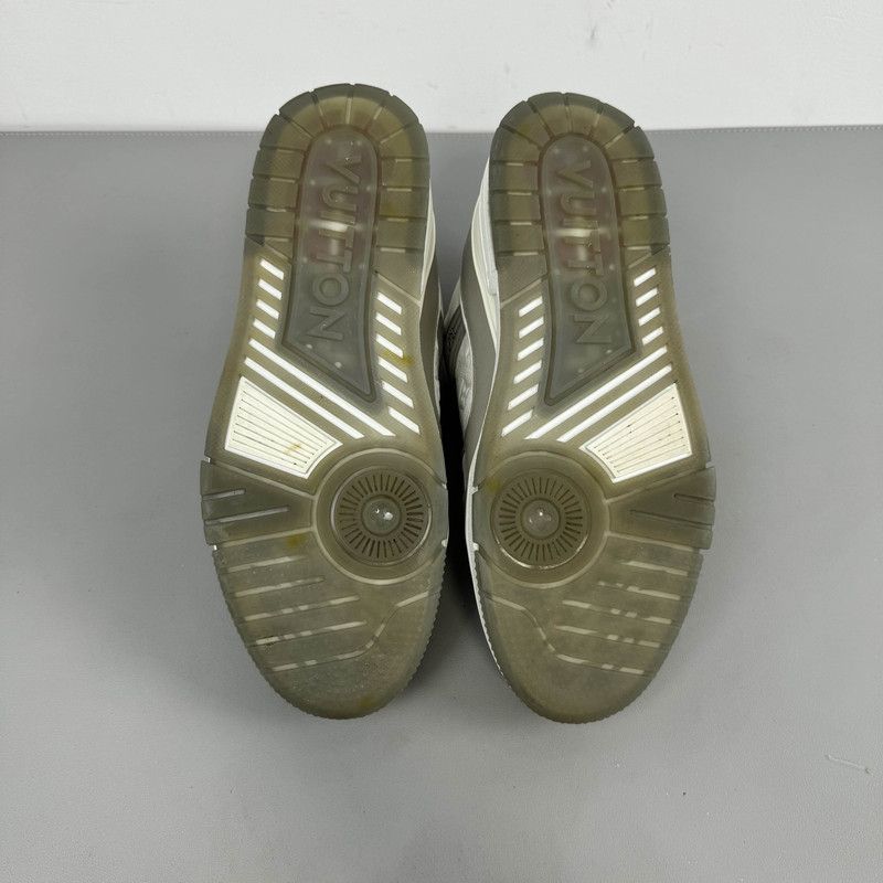 Louis Vuitton Louis Vuitton Classic Print Trainer Sneakers 0089 Size US 8 / EU 41 - 4 Thumbnail