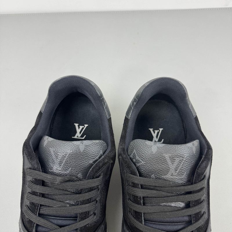 Louis Vuitton Louis Vuitton Stylish Low-Top Trainers for Men 0089 Size US 8.5 / EU 41-42 - 8 Thumbnail