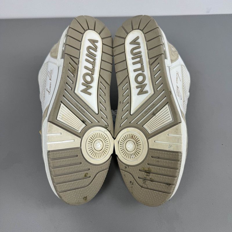 Louis Vuitton Louis Vuitton Trainer Low Top Sneakers for Men 0089 Size US 9.5 / EU 42-43 - 4 Thumbnail