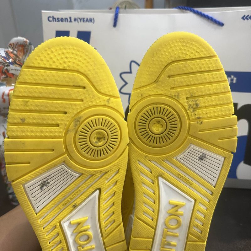 Louis Vuitton Louis Vuitton Yellow and White Low-Top Sneakers 0089 Size US 8 / EU 41 - 11 Thumbnail
