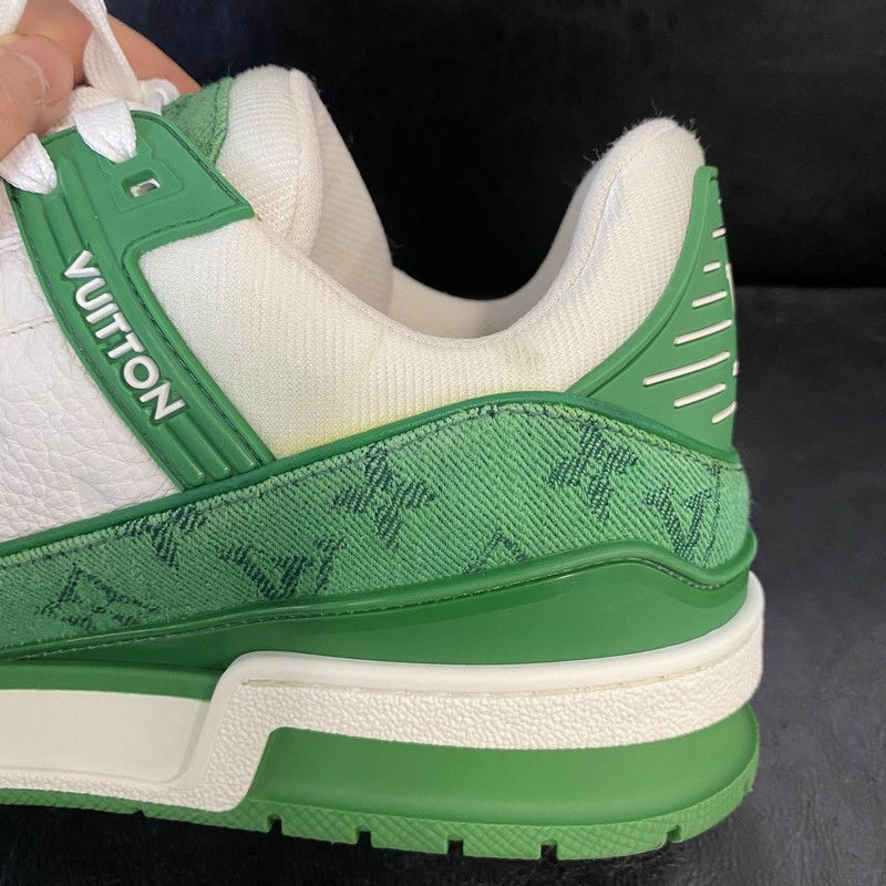 Louis Vuitton Louis Vuitton Stylish Low-Top Trainer in Green and White 0089 Size US 9.5 / EU 42-43 - 6 Thumbnail