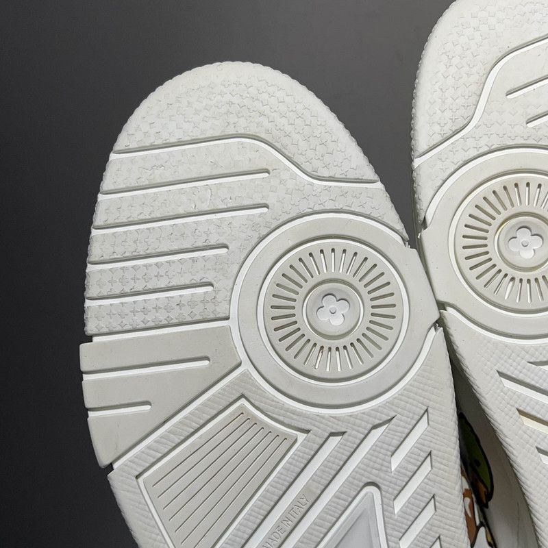 Louis Vuitton Nigo x Louis Vuitton Trainer Sneakers for Men 0089 Size US 8 / EU 41 - 11 Thumbnail