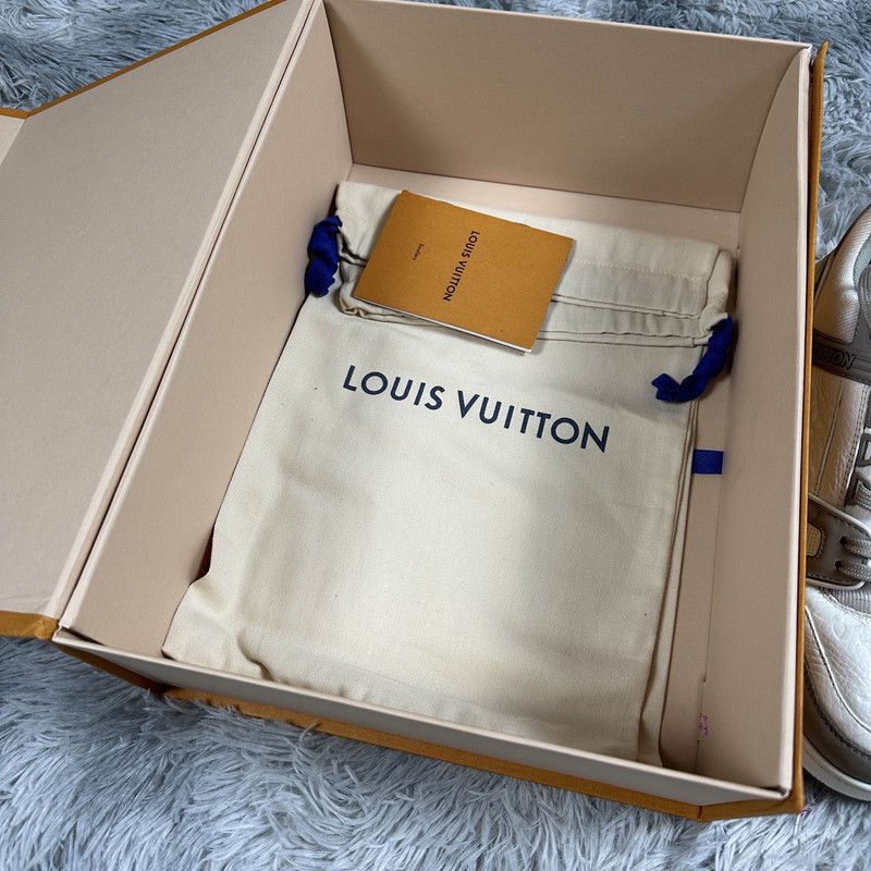 Louis Vuitton Louis Vuitton Classic Gray White Trainer Sneakers 0089 Size US 8.5 / EU 41-42 - 7 Thumbnail