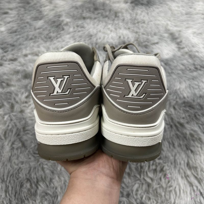 Louis Vuitton Louis Vuitton Classic Gray White Trainer Sneakers 0089 Size US 8.5 / EU 41-42 - 3 Thumbnail