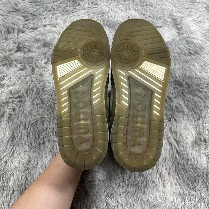 Louis Vuitton Louis Vuitton Classic Gray White Trainer Sneakers 0089 Size US 8.5 / EU 41-42 - 4 Thumbnail
