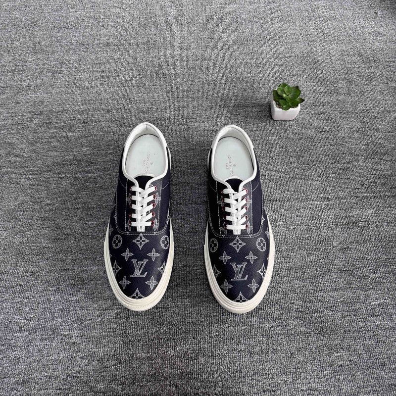 Louis Vuitton Louis Vuitton Stylish Casual Sneakers in Blue 0089 Size US 9.5 / EU 42-43 - 2 Thumbnail