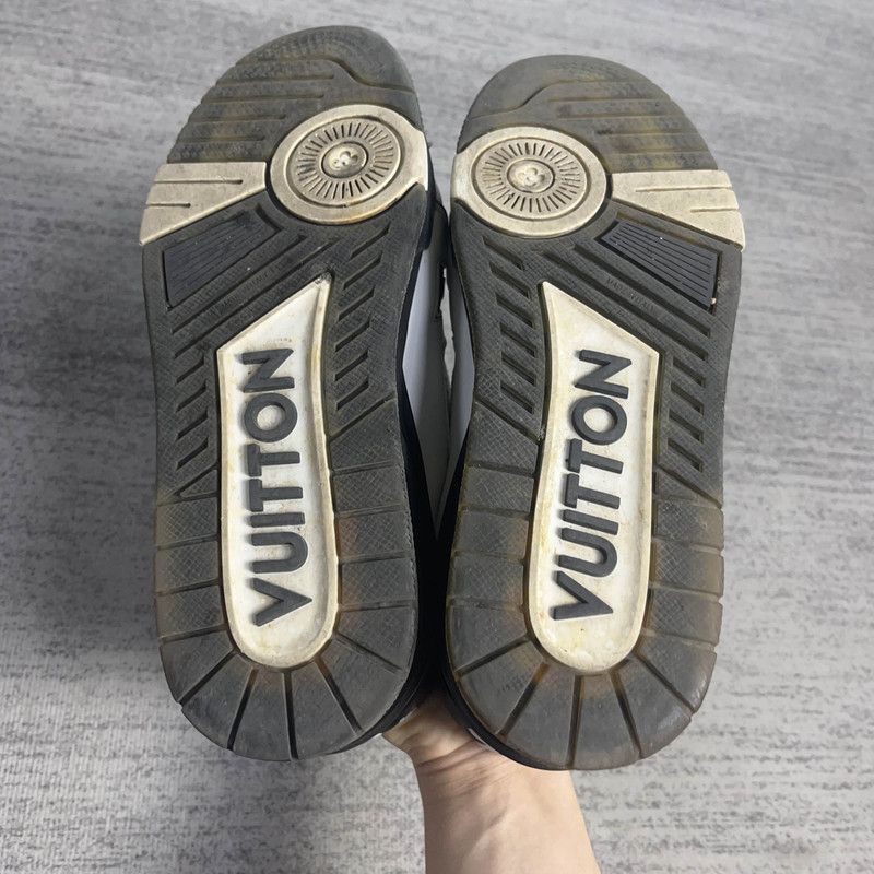 Louis Vuitton Louis Vuitton Trainer White Black Sneakers 0089 Size US 7.5 / EU 40-41 - 8 Thumbnail