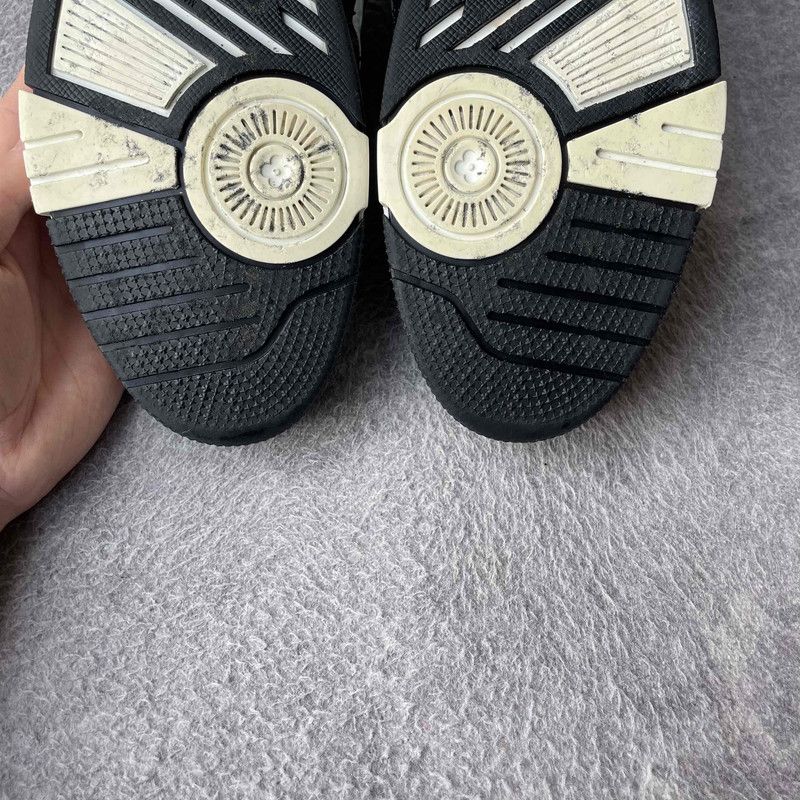 Louis Vuitton Louis Vuitton Trainer Panda Low-Top Sneakers 0089 Size US 9.5 / EU 42-43 - 6 Thumbnail