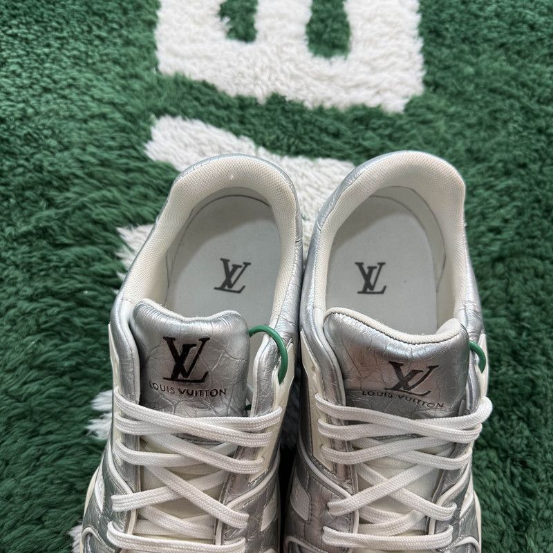 Louis Vuitton Louis Vuitton Metallic Trainer Sneakers for Men 0089 Size US 8.5 / EU 41-42 - 7 Thumbnail