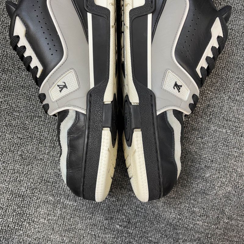 Louis Vuitton Louis Vuitton Trainer Black Stylish Sneakers 0089 Size US 9 / EU 42 - 7 Thumbnail