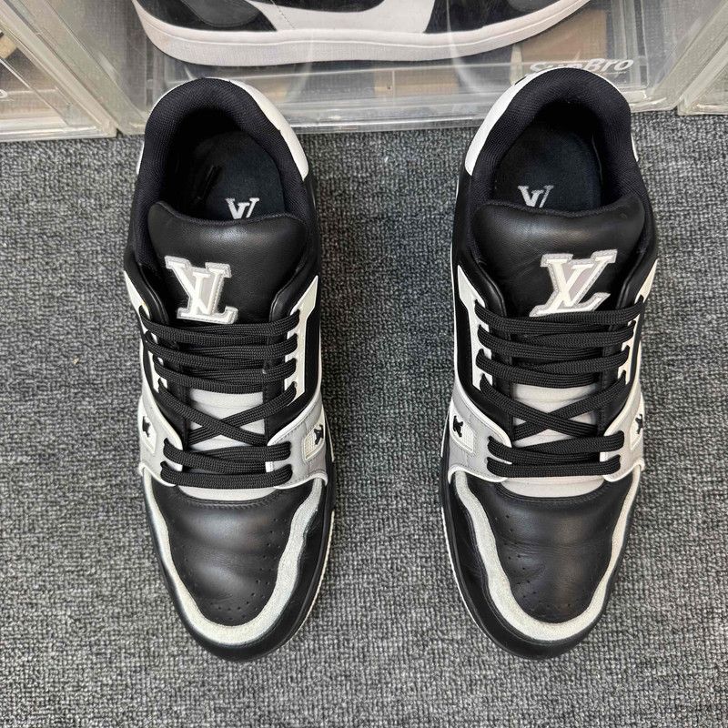 Louis Vuitton Louis Vuitton Trainer Black Stylish Sneakers 0089 Size US 9 / EU 42 - 11 Thumbnail