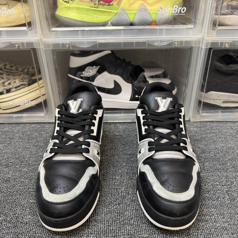 Louis Vuitton Louis Vuitton Trainer Black Stylish Sneakers 0089 Size US 9 / EU 42 - 2 Thumbnail