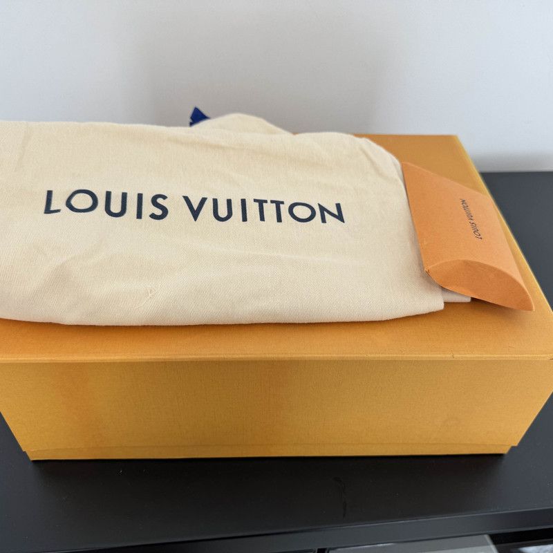Louis Vuitton Louis Vuitton Stylish Low-Top Trainers in Red and White 0089 Size US 8 / EU 41 - 6 Thumbnail