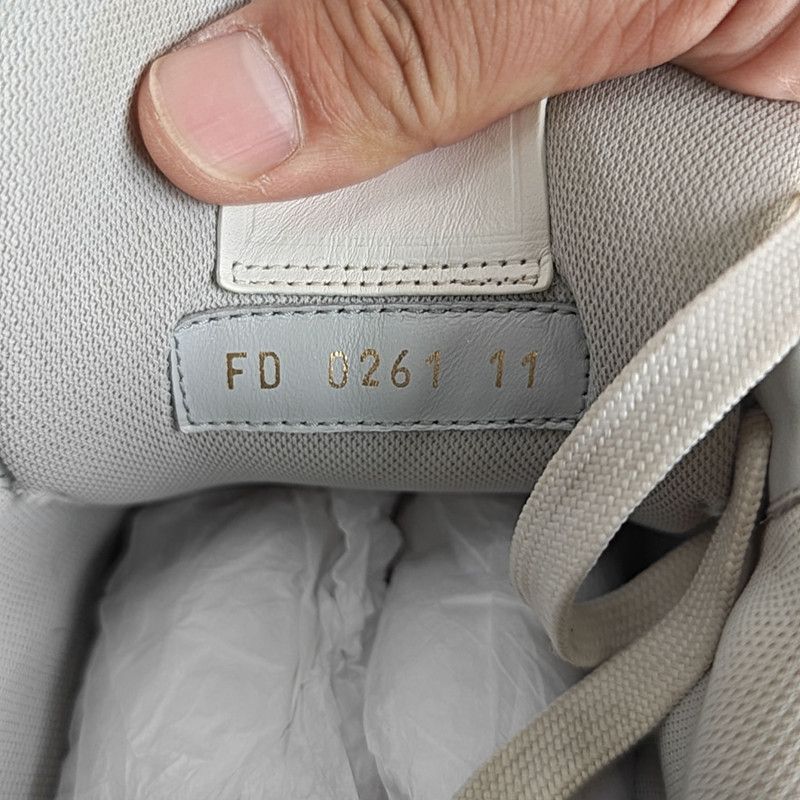 Louis Vuitton Louis Vuitton Trainer Low-Top Fashion Sneakers 0089 Size US 11 / EU 44 - 5 Thumbnail
