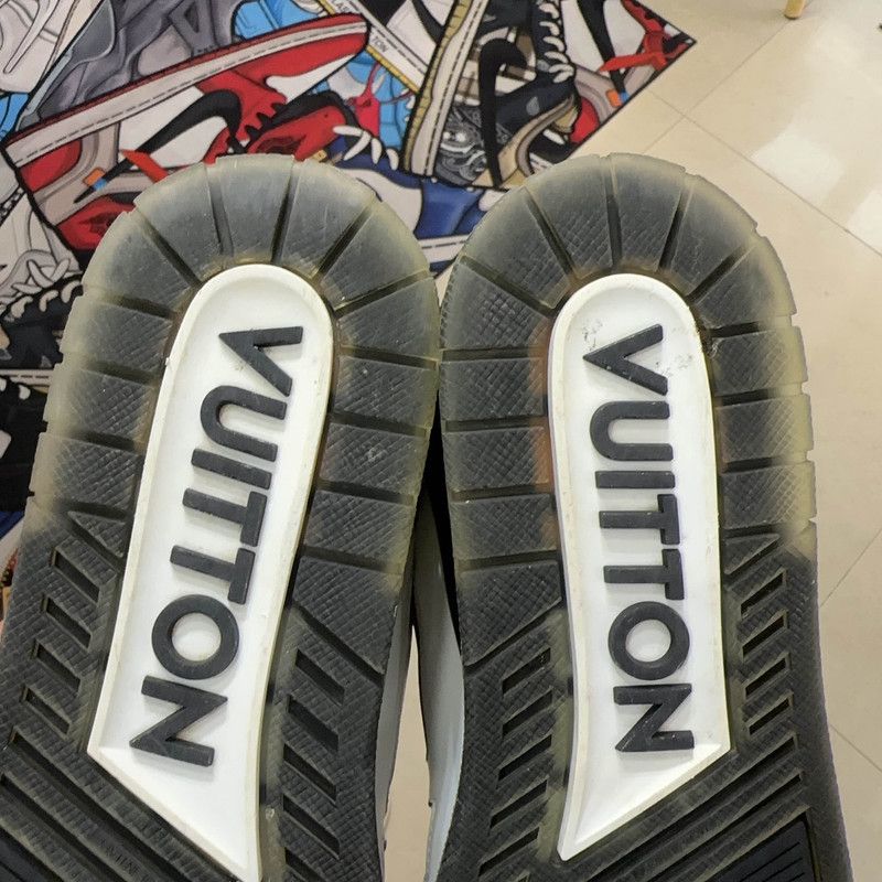 Louis Vuitton Louis Vuitton Trainer Low-Top Stylish Sneakers 0089 Size US 9.5 / EU 42-43 - 11 Thumbnail