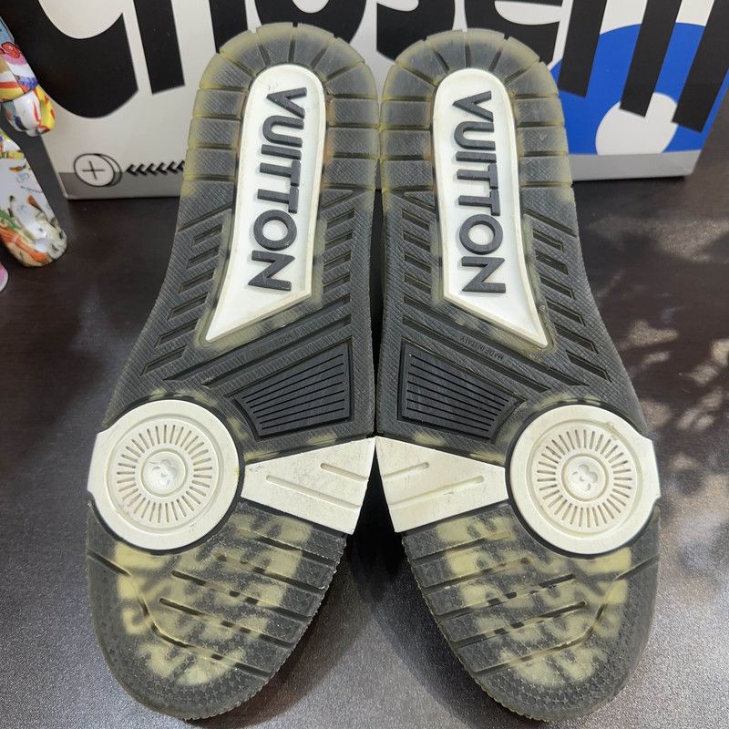 Louis Vuitton Louis Vuitton Trainer Low-Top Stylish Sneakers 0089 Size US 9.5 / EU 42-43 - 4 Thumbnail