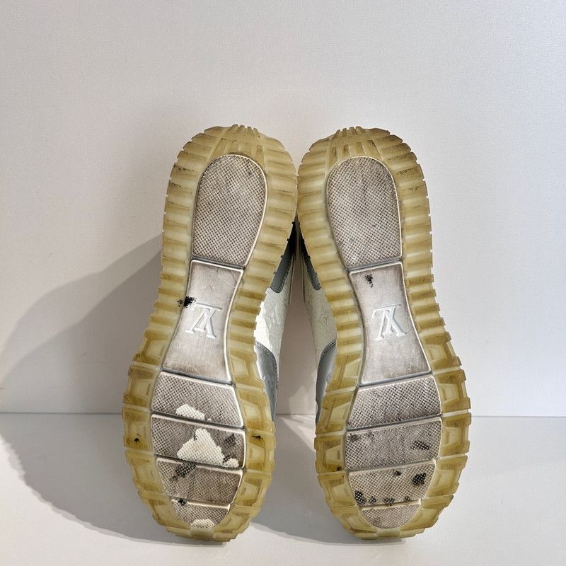 Louis Vuitton Run Away Low-Top Sneakers 0089