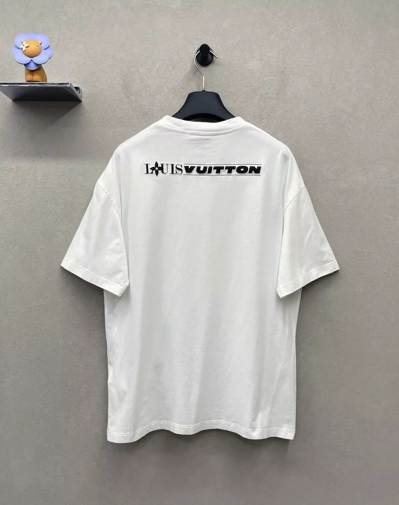 Louis Vuitton Louis Vuitton Logo Embroidered White T-shirt -dmc Size US L / EU 52-54 / 3 - 3 Thumbnail