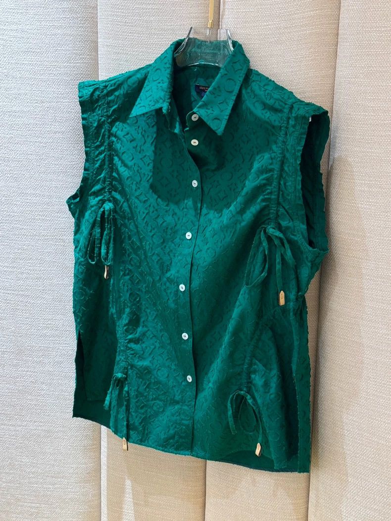 Louis Vuitton Louis Vuitton Green Sleeveless Logo Shirt -dmc Size US M / EU 48-50 / 2 - 2 Thumbnail