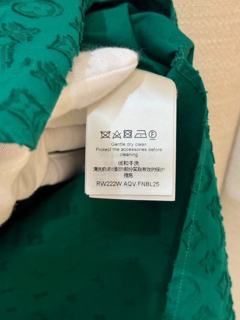 Louis Vuitton Louis Vuitton Green Sleeveless Logo Shirt -dmc Size US M / EU 48-50 / 2 - 6 Thumbnail