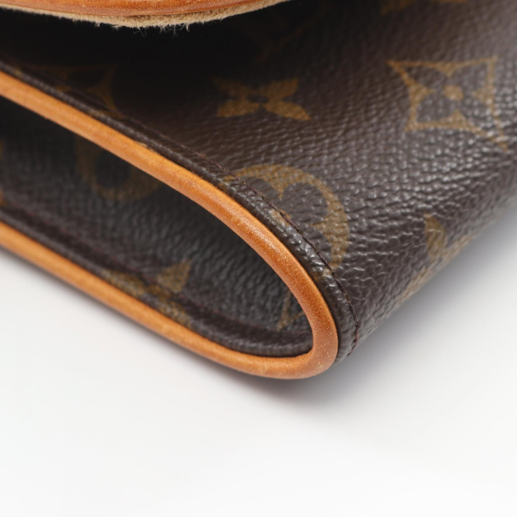 Louis Vuitton Louis Vuitton Louis Vuitton Pochette Twin GM Monogram Shoulder Bag Canvas Shoulder Bag M51852 Size ONE SIZE - 6 Thumbnail