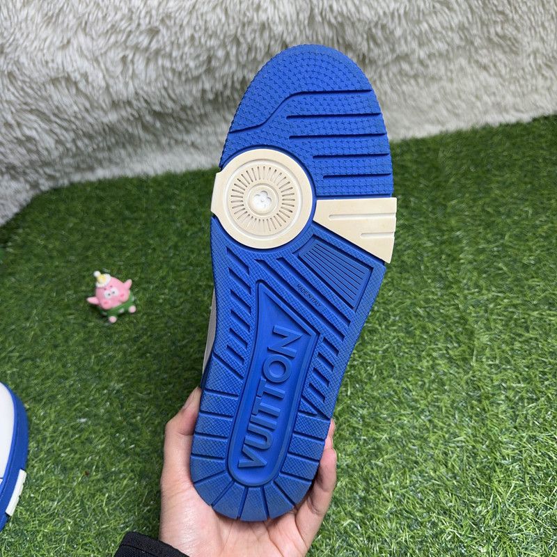 Louis Vuitton Louis Vuitton Trainer Sneakers in White and Blue 0089 Size US 9 / EU 42 - 10 Thumbnail