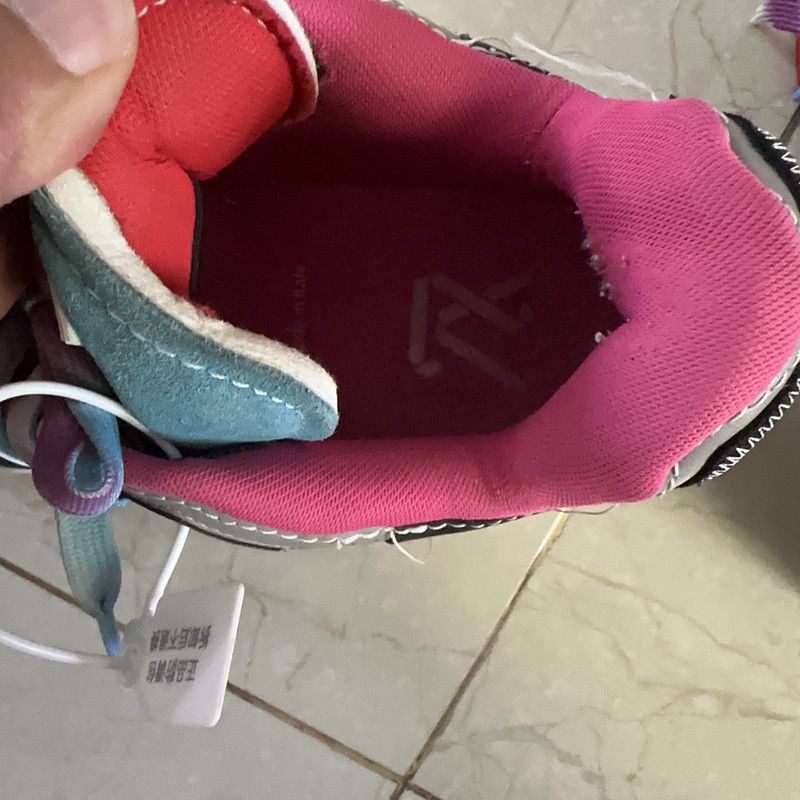 Louis Vuitton Louis Vuitton Colorful Low-Top Fashion Sneakers 0089 Size US 8.5 / EU 41-42 - 11 Thumbnail
